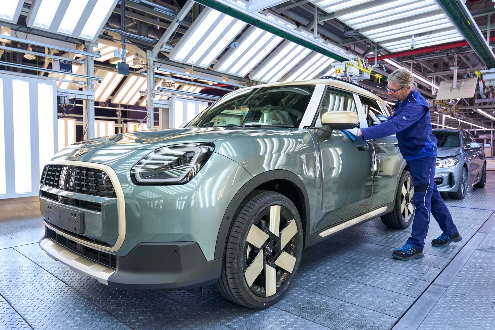MINI Sustainability – All-electric MINI Countryman – Leipzig production line